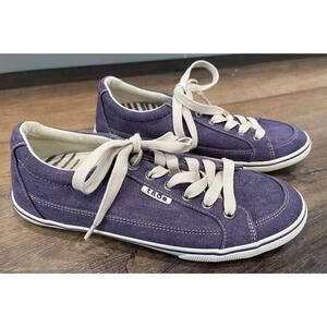 Taos Footwear Moc Star 2 Distressed Canvas Sneakers (Women’s Size 7)